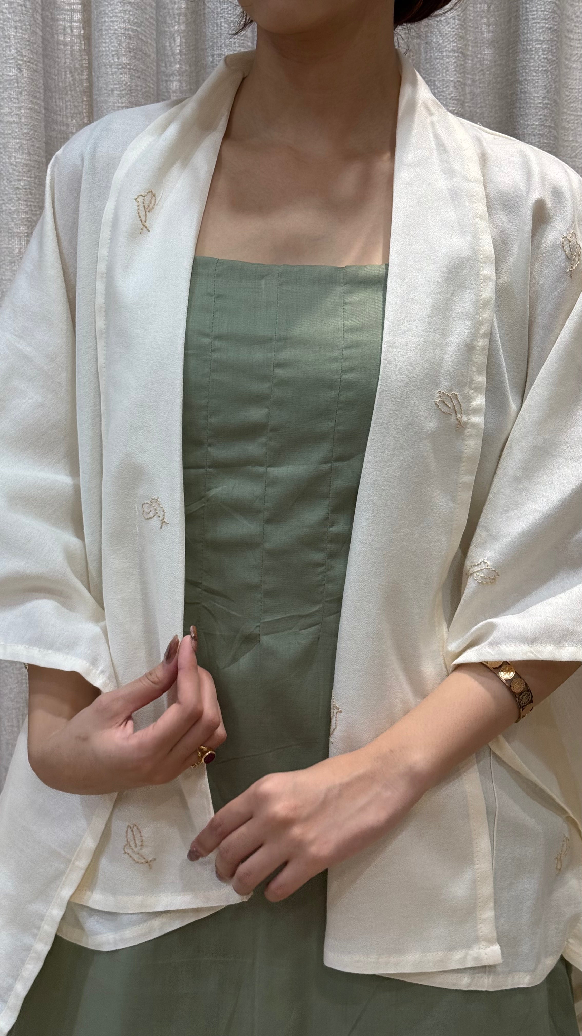 Nomad Shrug