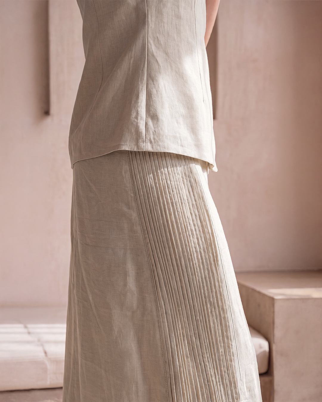 Slit Tuck Skirt
