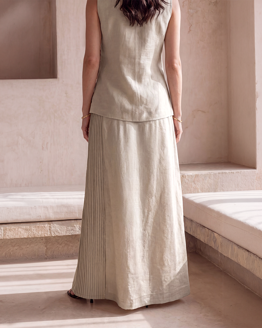 Slit Tuck Skirt